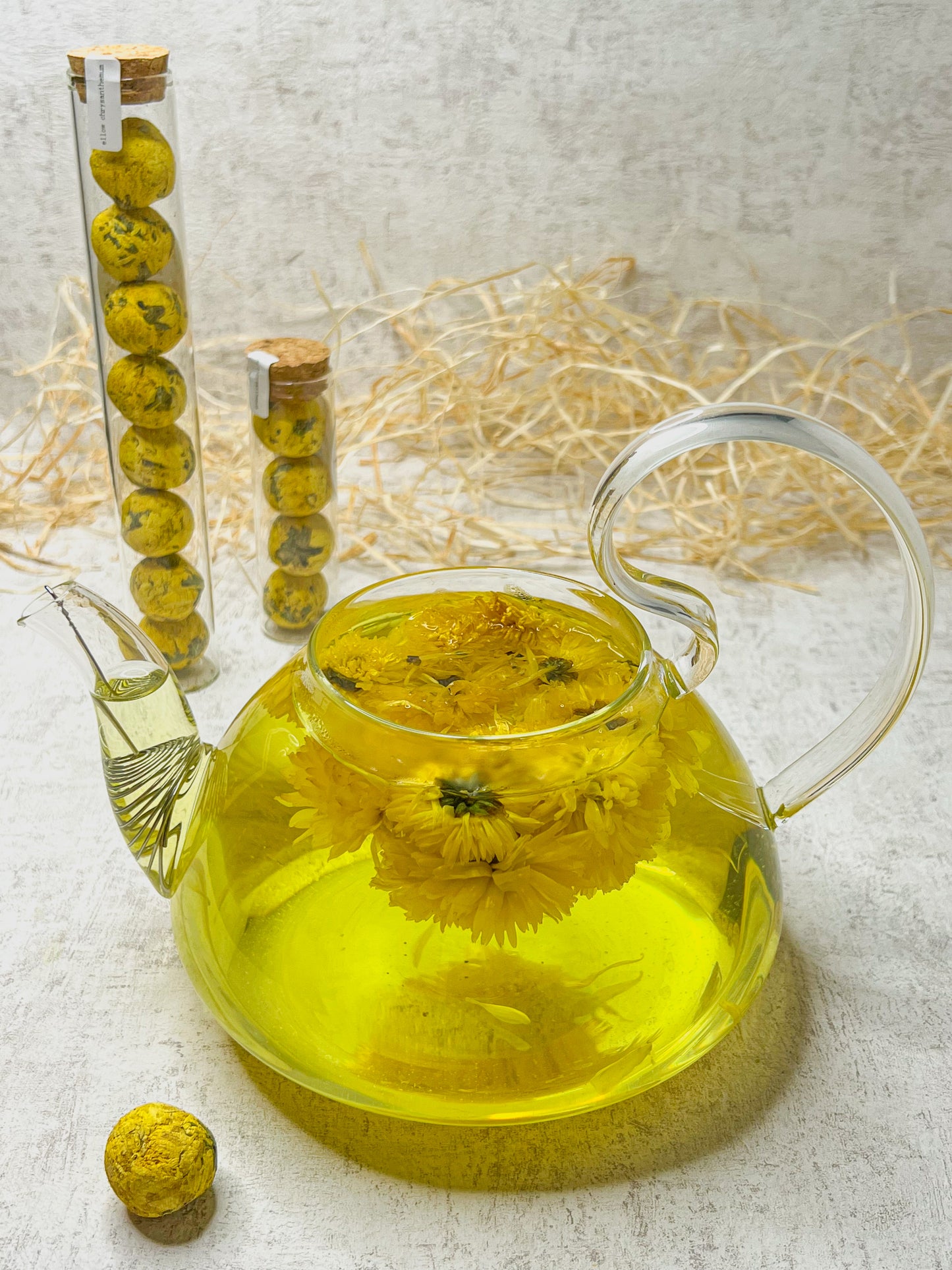 Yellow Chrysanthemum - Blooming Tea in Glass with Cork Lid