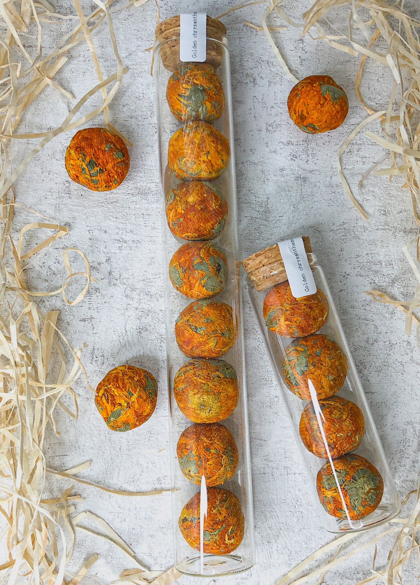 Golden Chrysanthemum - Blooming tea in glass with cork lid